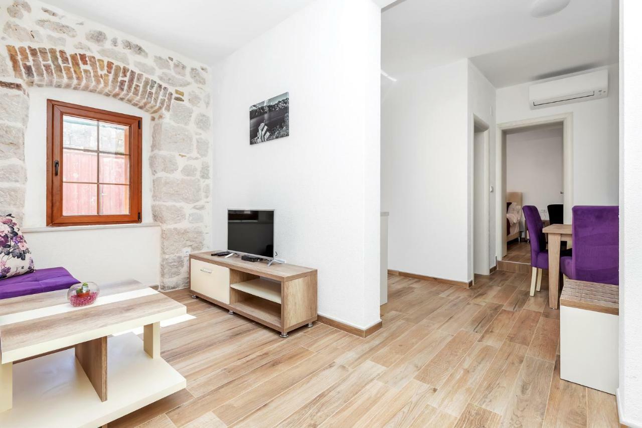 Apartments Mezini 11 Cattaro Esterno foto